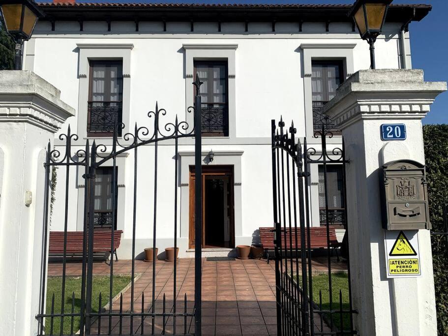 Вилла La Casona De Barganaz Сантьяго дел Монте Экстерьер фото